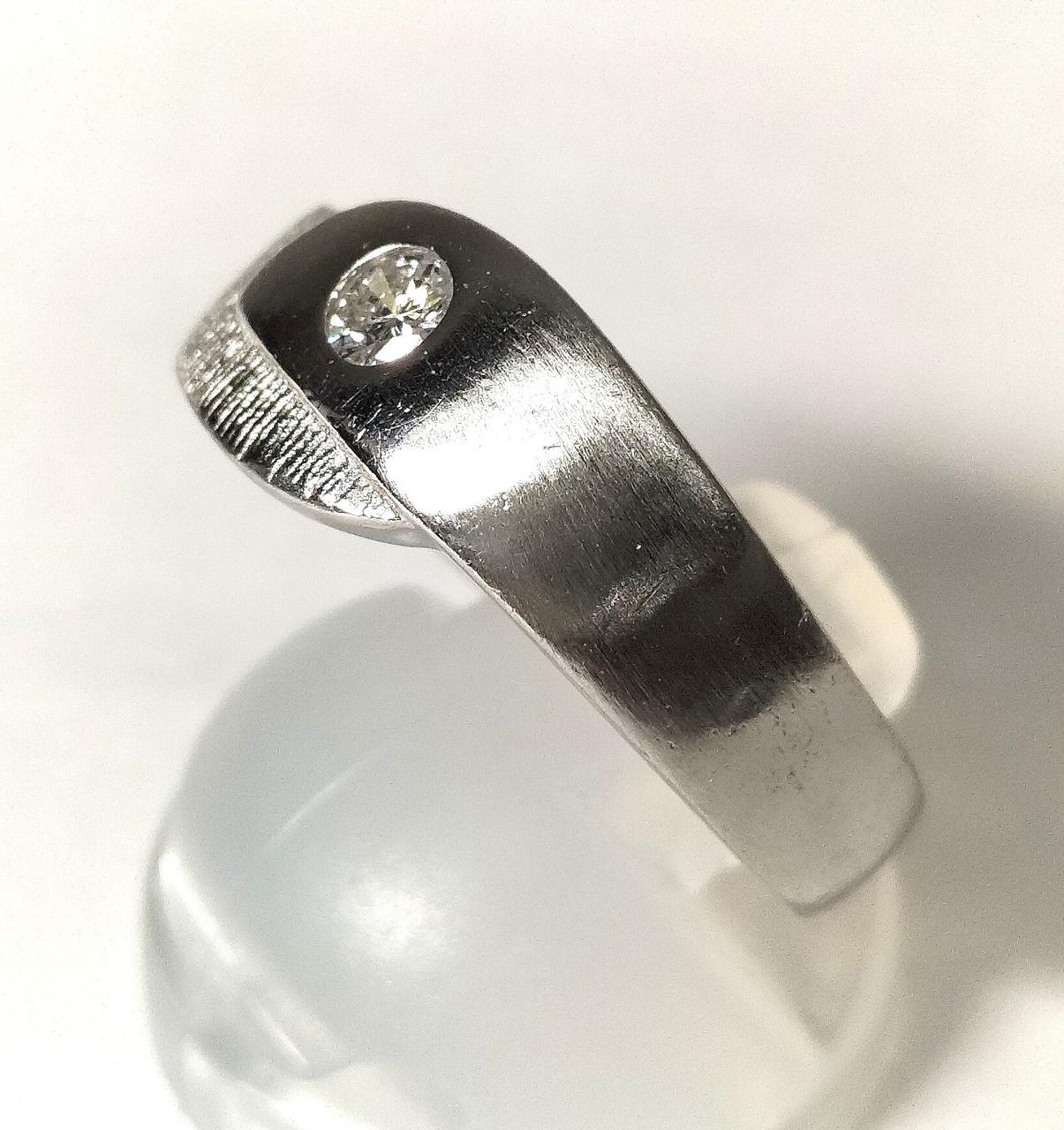 プラチナのボリュームもあり着け心地も良い