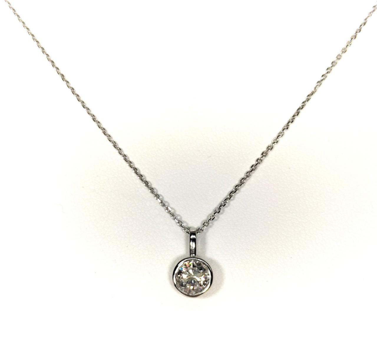 1.021カラット一粒ダイヤでシンプルに