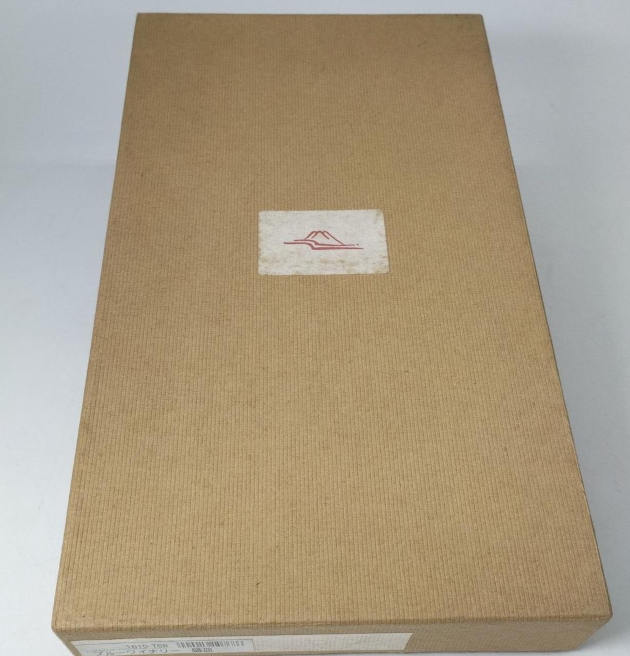 箱少し汚れありです