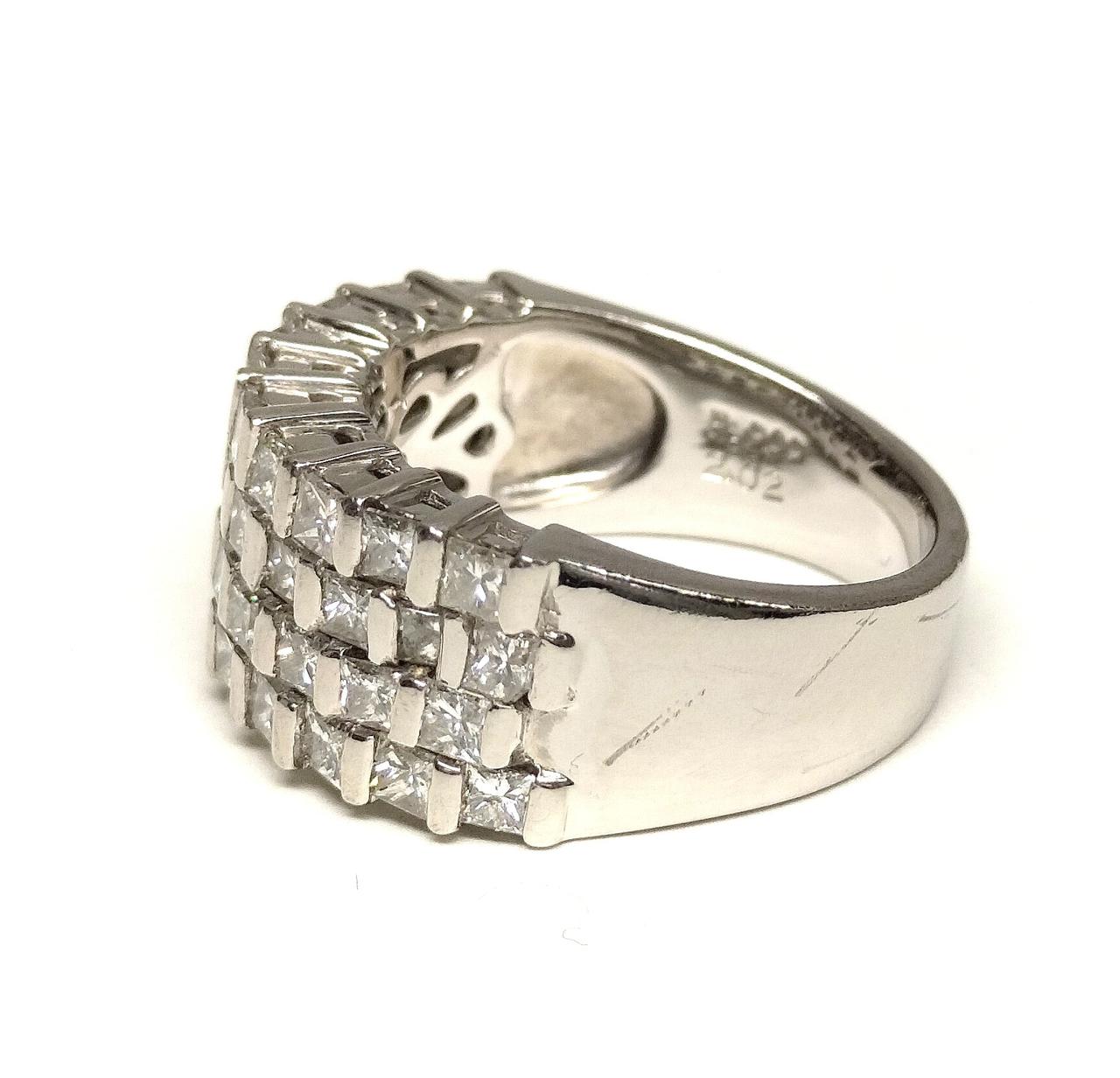 プラチナの重厚感があります