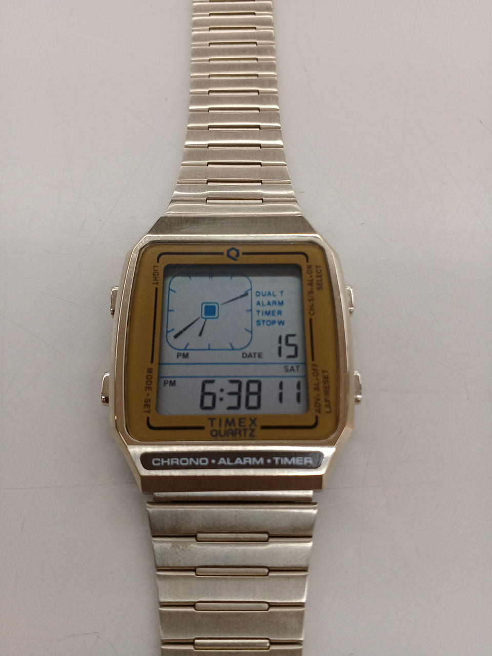 TIMEX Q LCA ゴールド　電池交換済み TIMEX Q LCA ゴールド 電池交換済み！