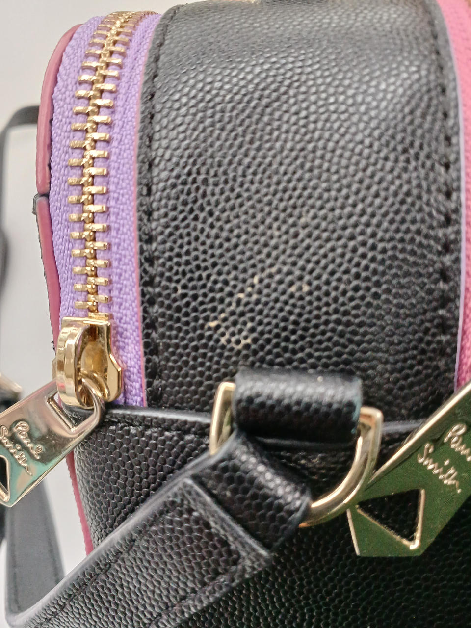 シミがあります。