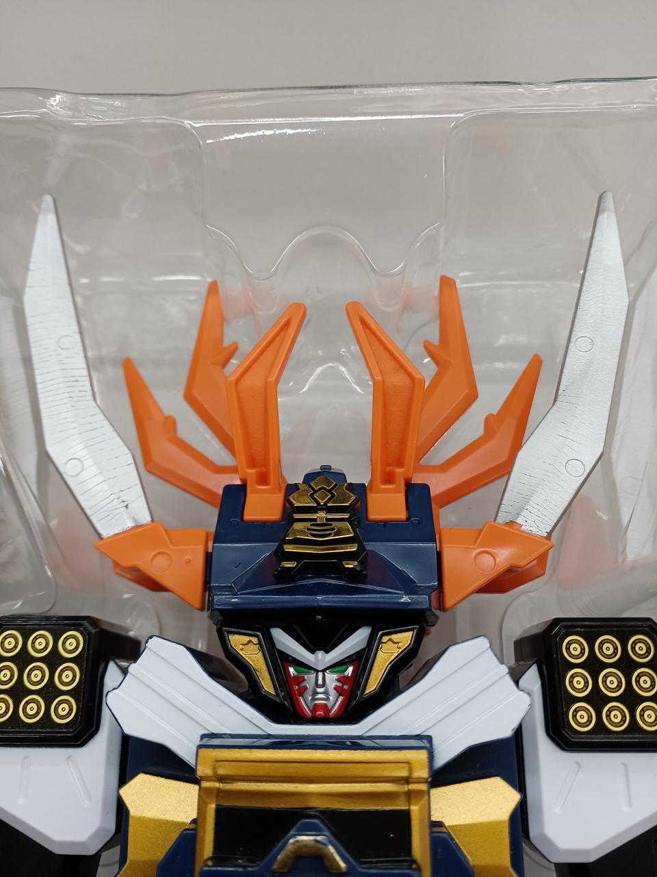 塗装にヒビがあります。