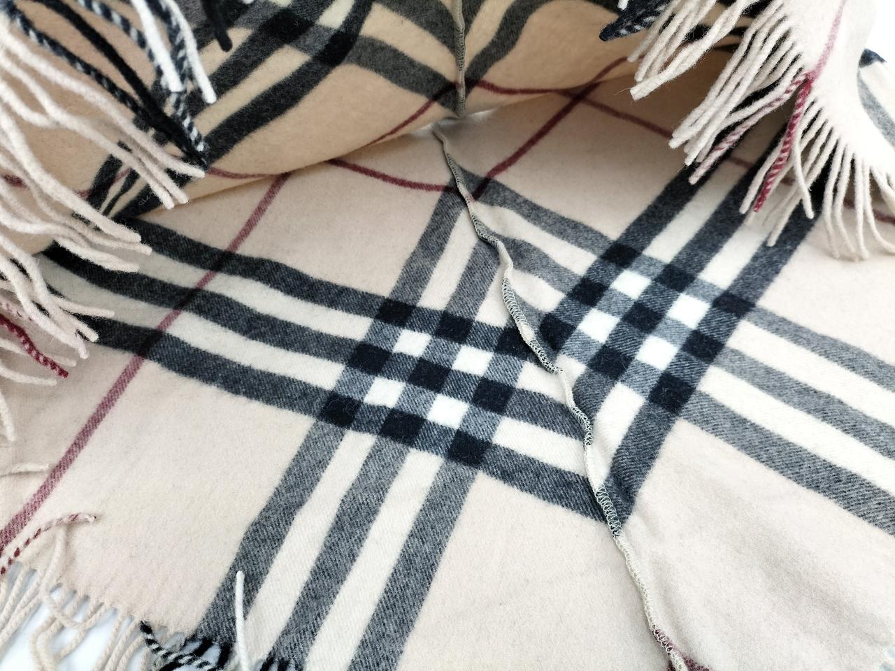 BURBERRY 型番：チェック柄 ポンチョ