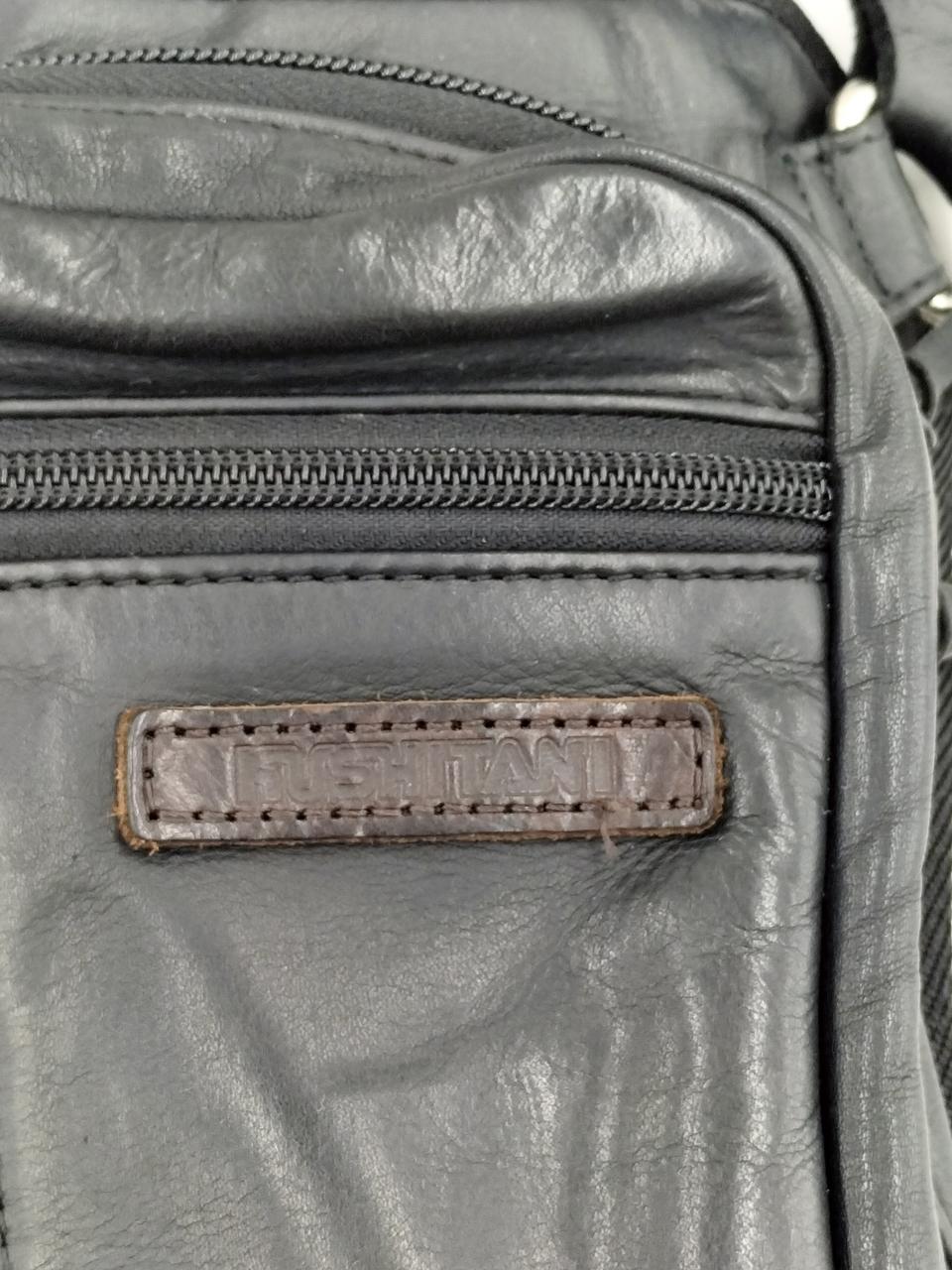 クシタニ KUSHITANIレザーバッグ 美品 KUSHITANI クシタニ 牛革レザー ウエストバッグ ボディ