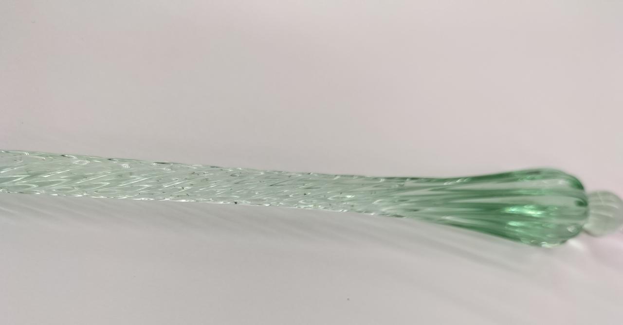 汚れ(黒い粒つぶ)有り