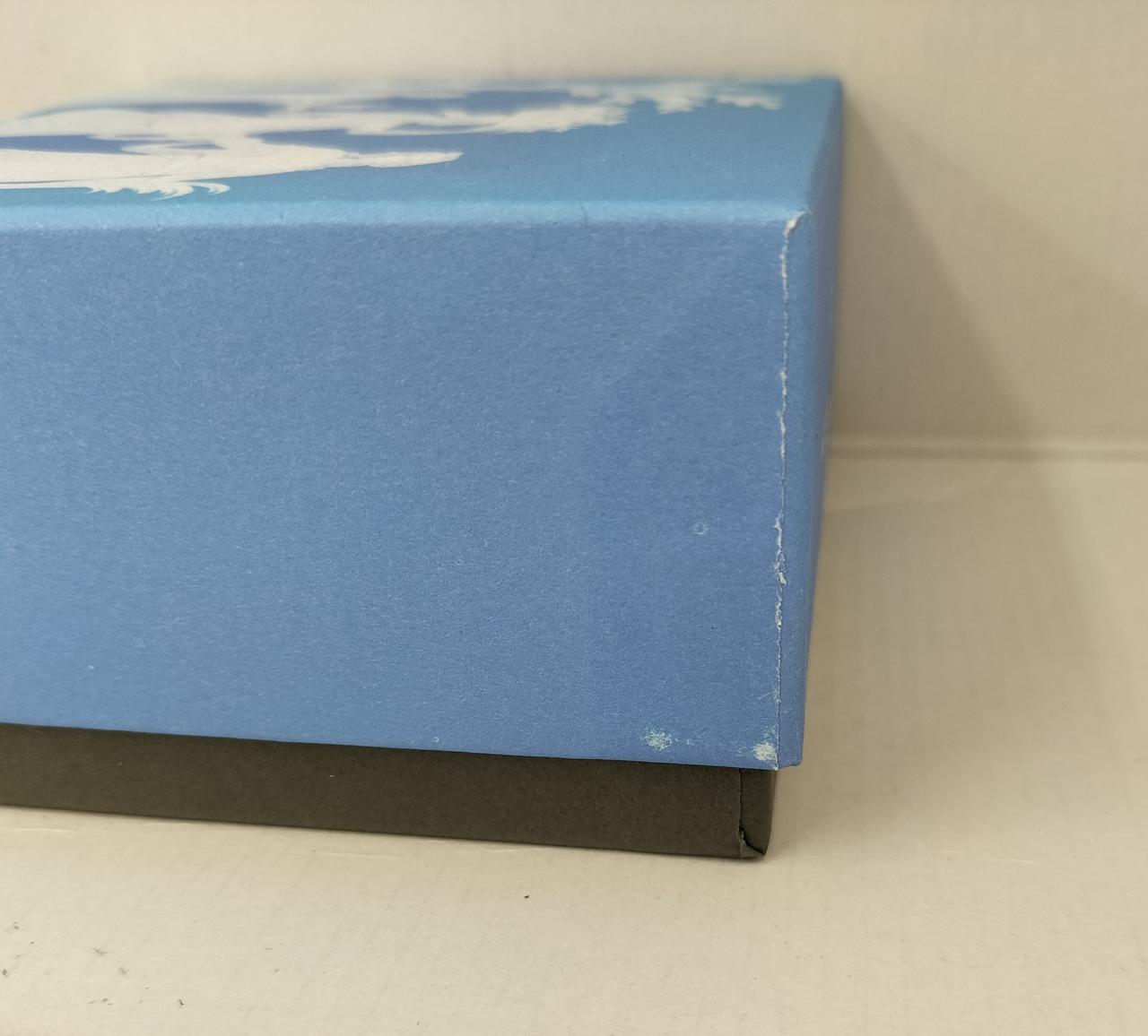 箱の四つ角スレ、ハガレ有ります。