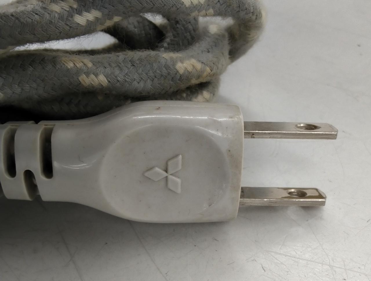 コンセントプラグ汚れあり