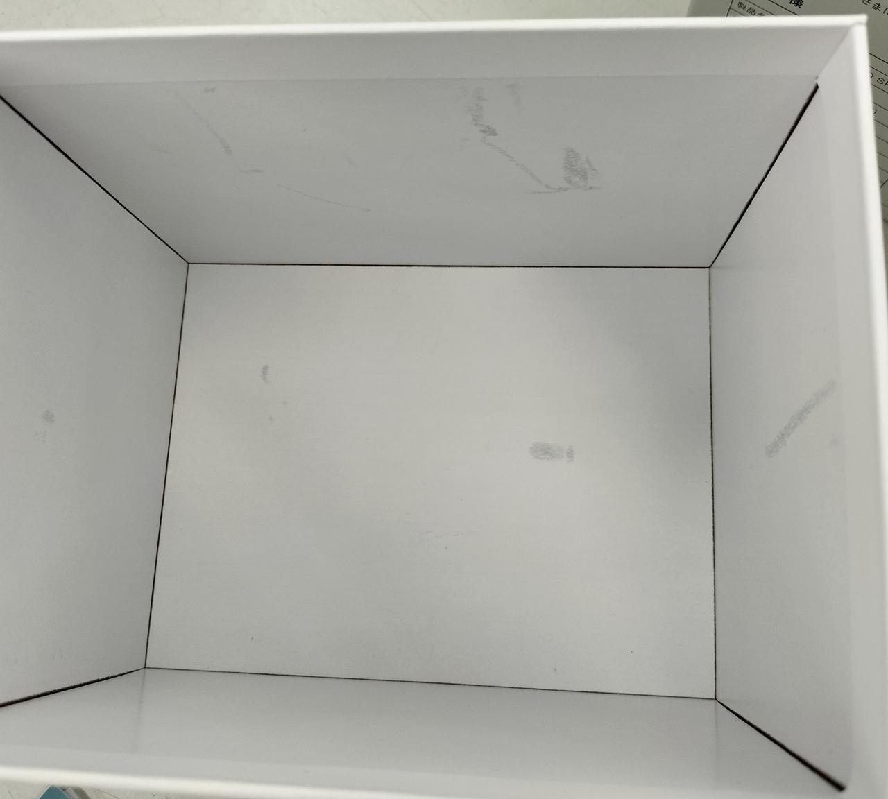 箱内部 擦れによる汚れあり