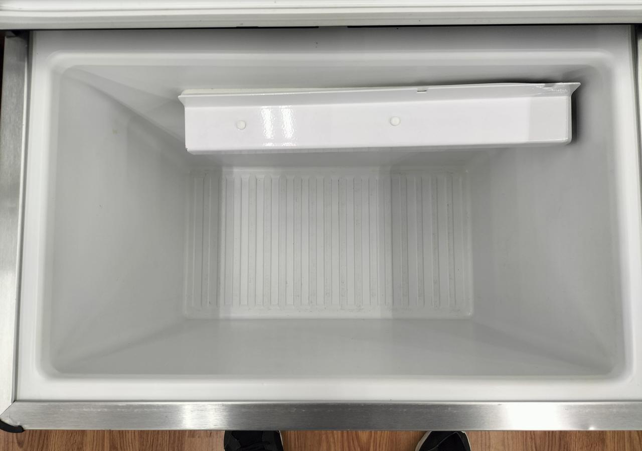 庫内汚れ、傷あり