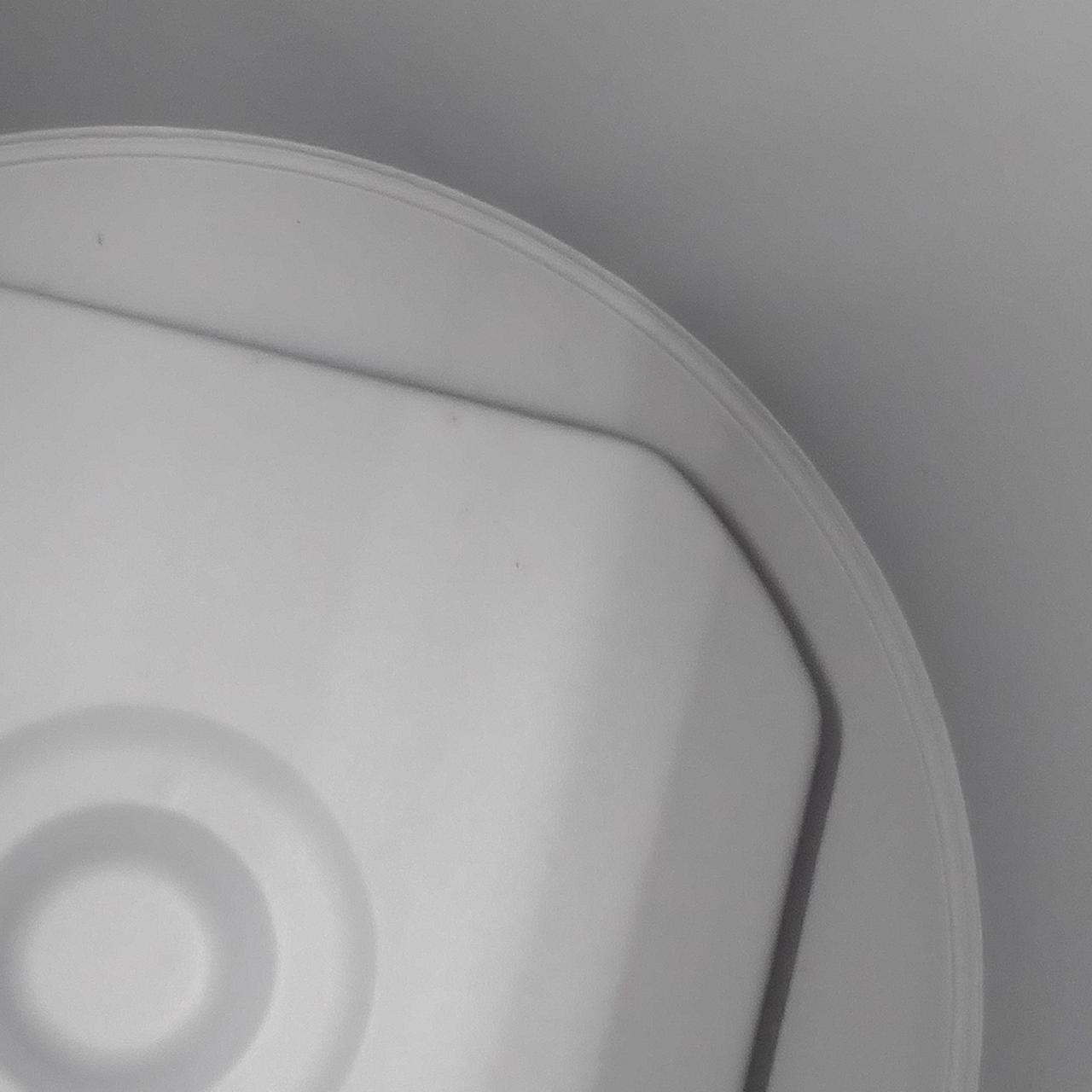 汚れあり(内部の点々)