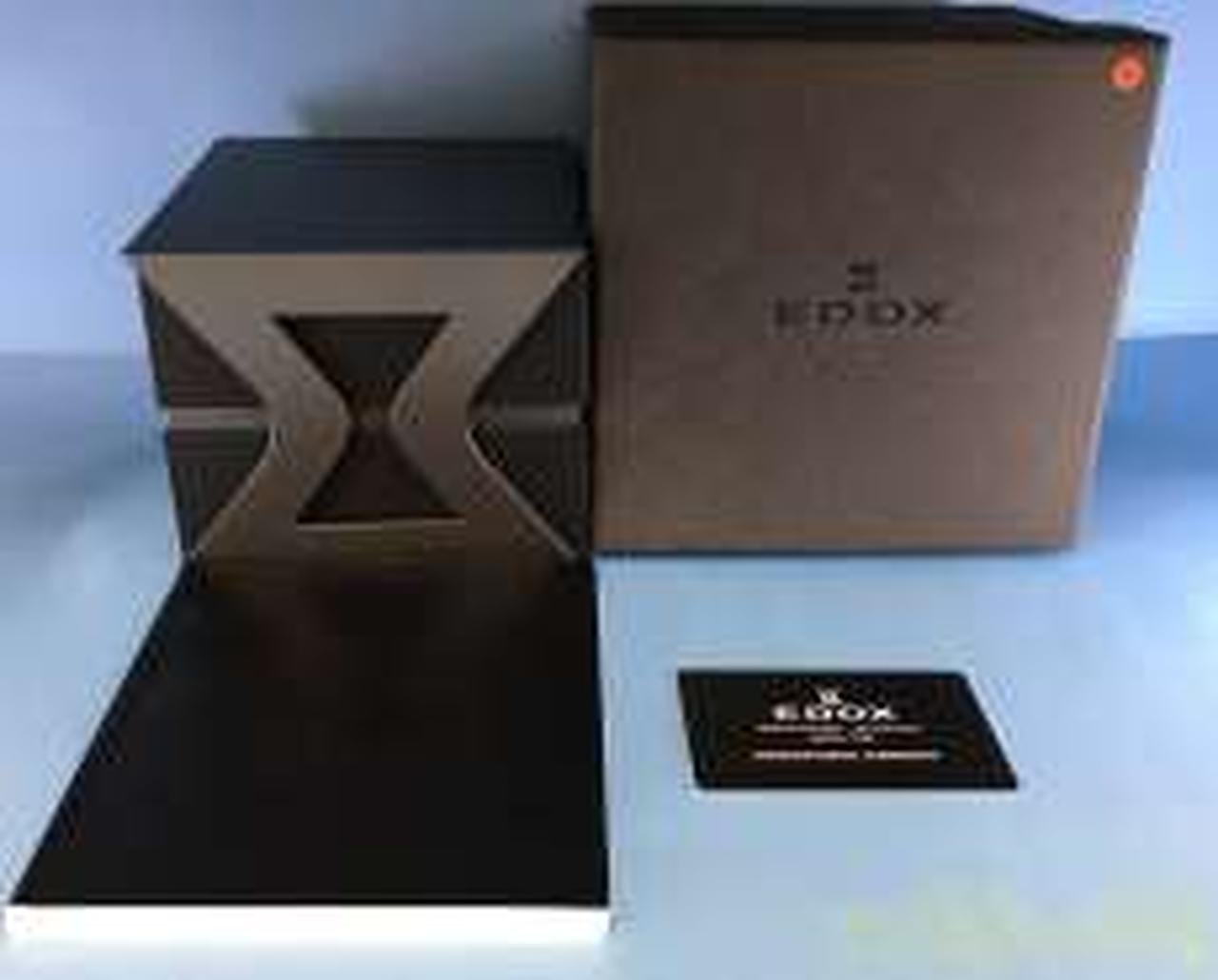 箱　説明書　ギャランティカード　付属