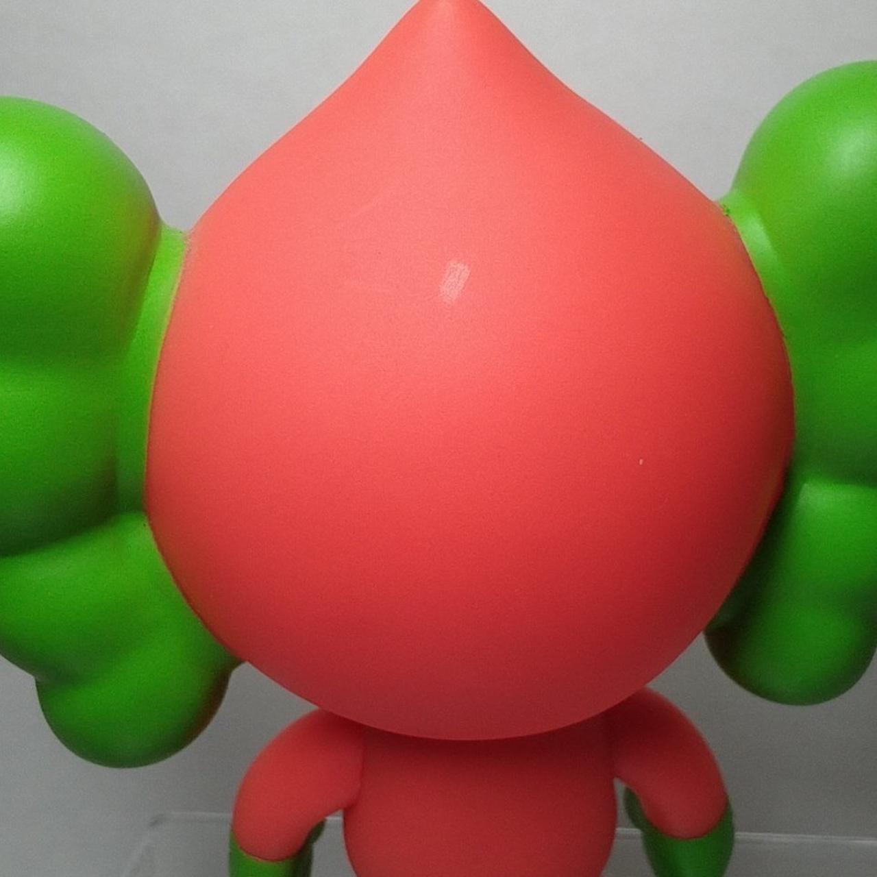 薄く汚れのようなものがあります。