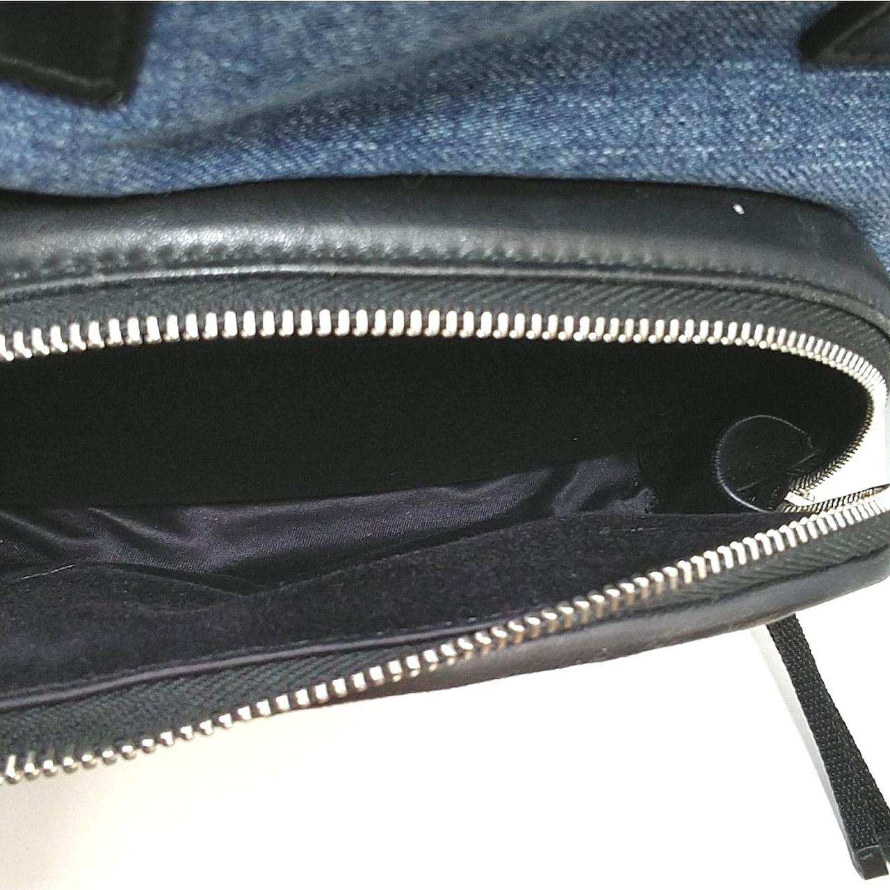 前ポケット部分です。