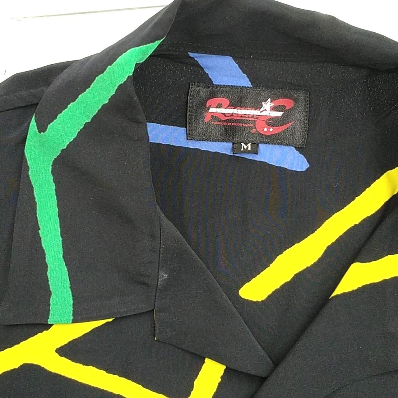 襟に汚れあります。