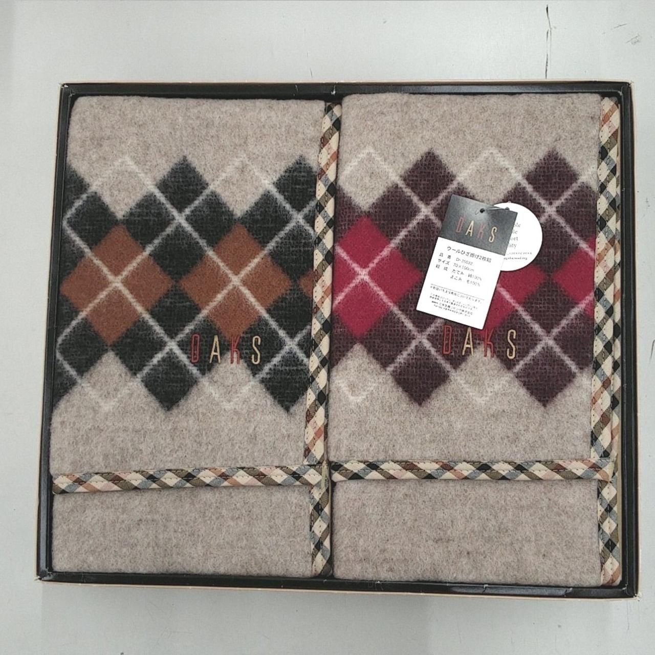 未使用品の為、畳んだままの画像のみです。