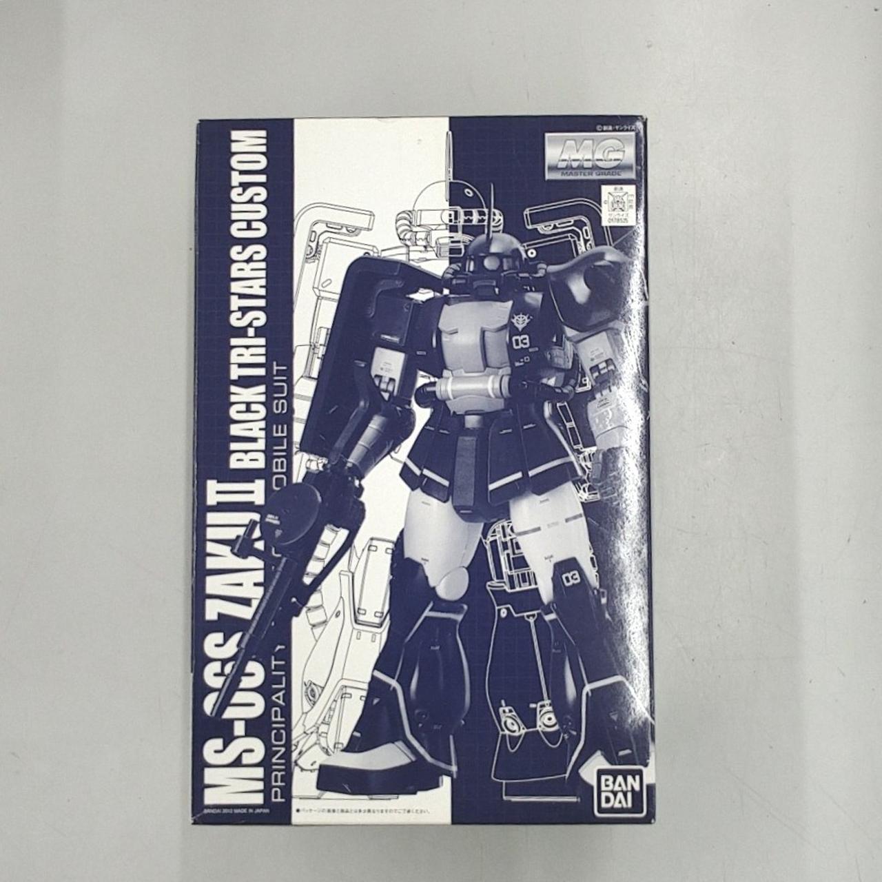 箱に傷みがあります。