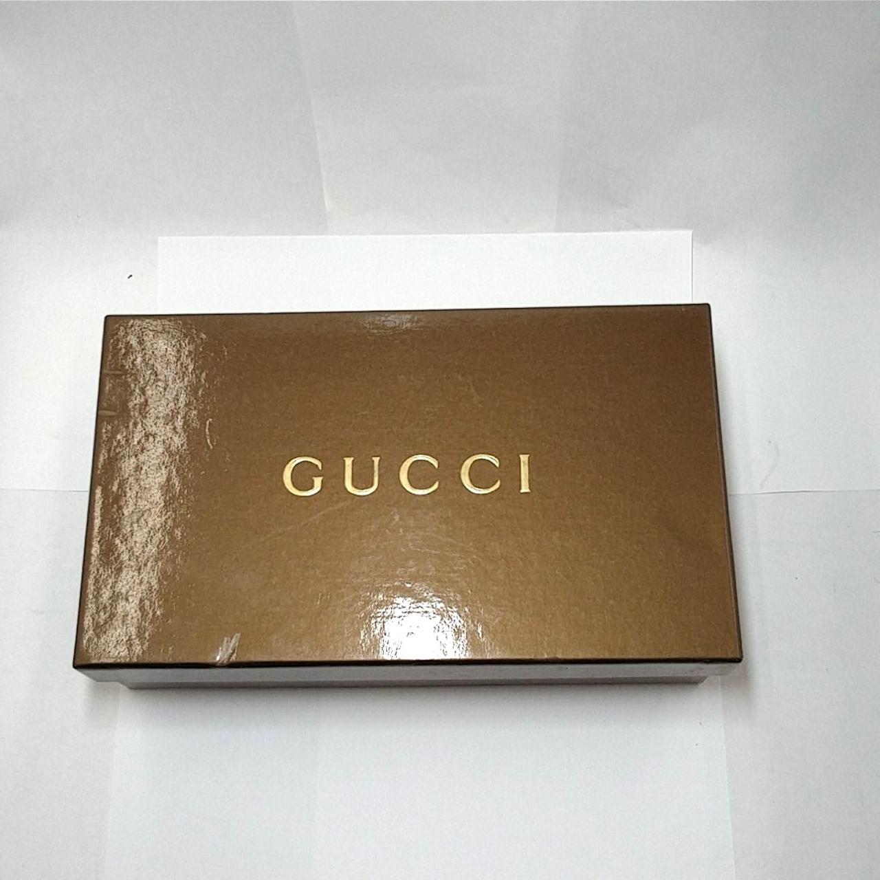 付属品は箱のみです。