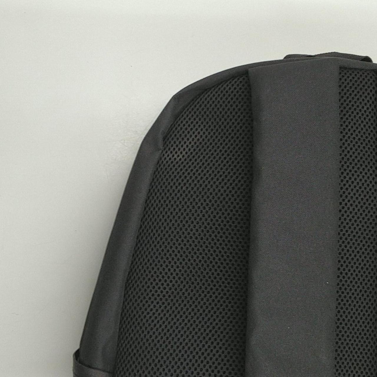 背面に汚れあります。