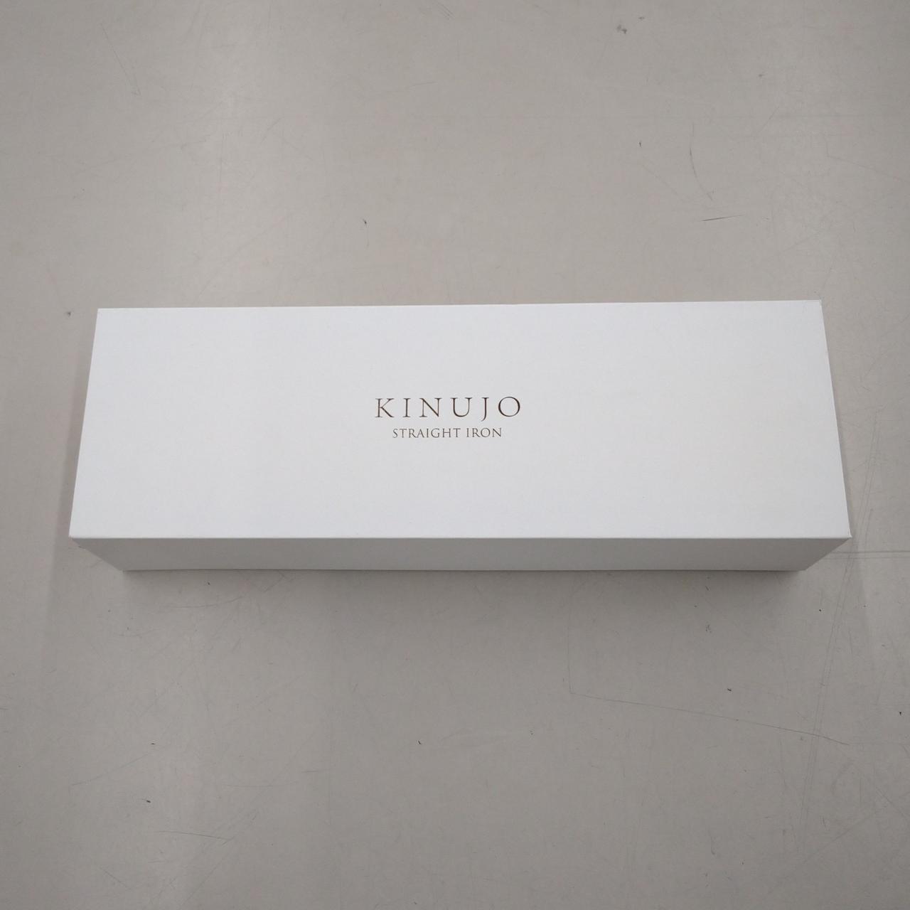 箱に汚れがあります。