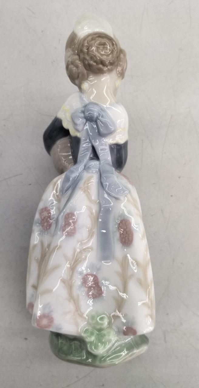 リアドロ　LLADRO 陶器人形 楽天市場】リヤドロ（Lladro リアドロ 陶器人形 置物） 花と少女