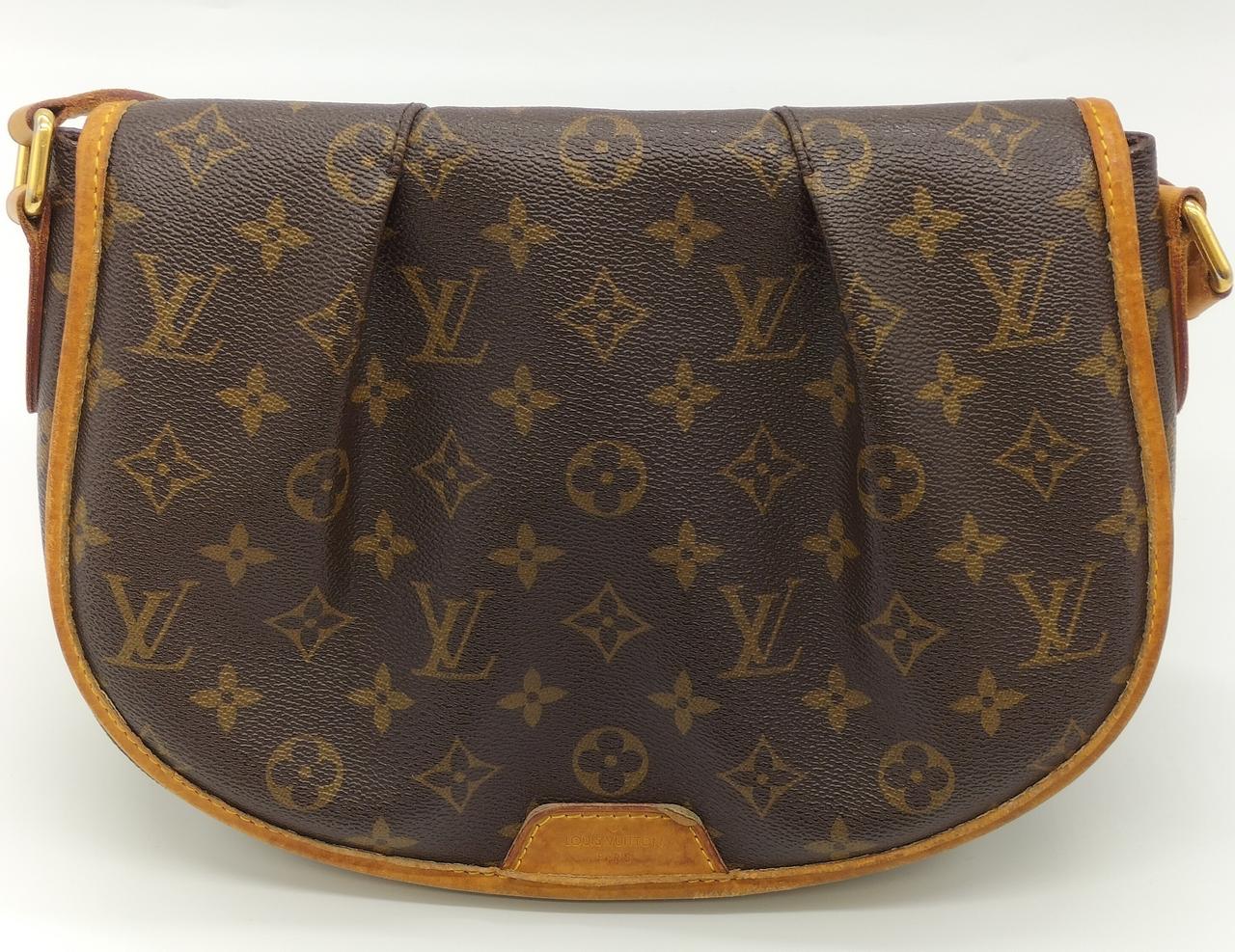 正面ロゴ付近めくれ有り