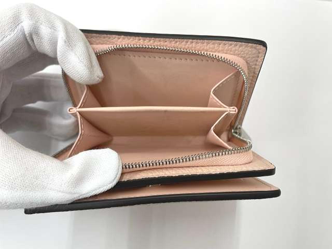 少し小銭を入れた跡があります