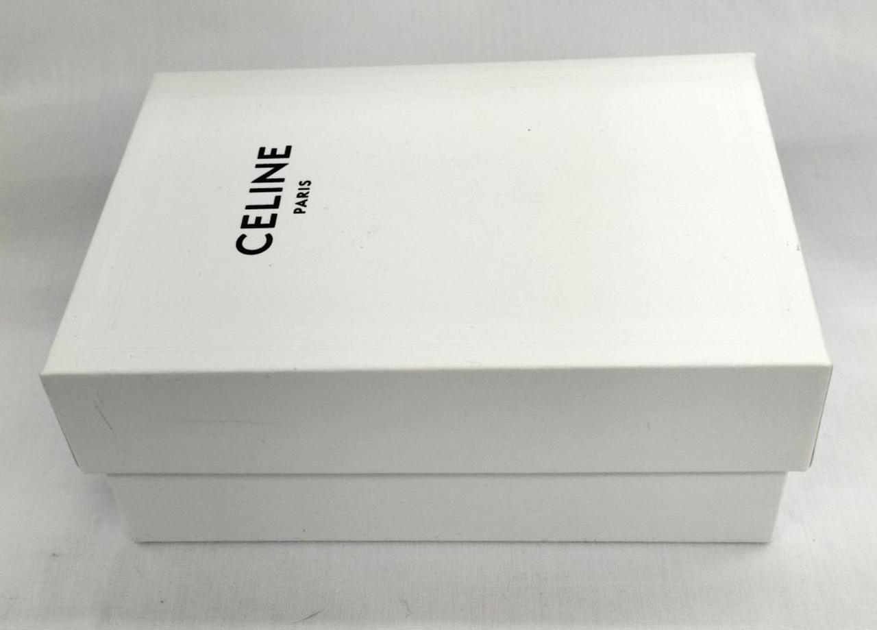 箱は若干スレ等の汚れあります。