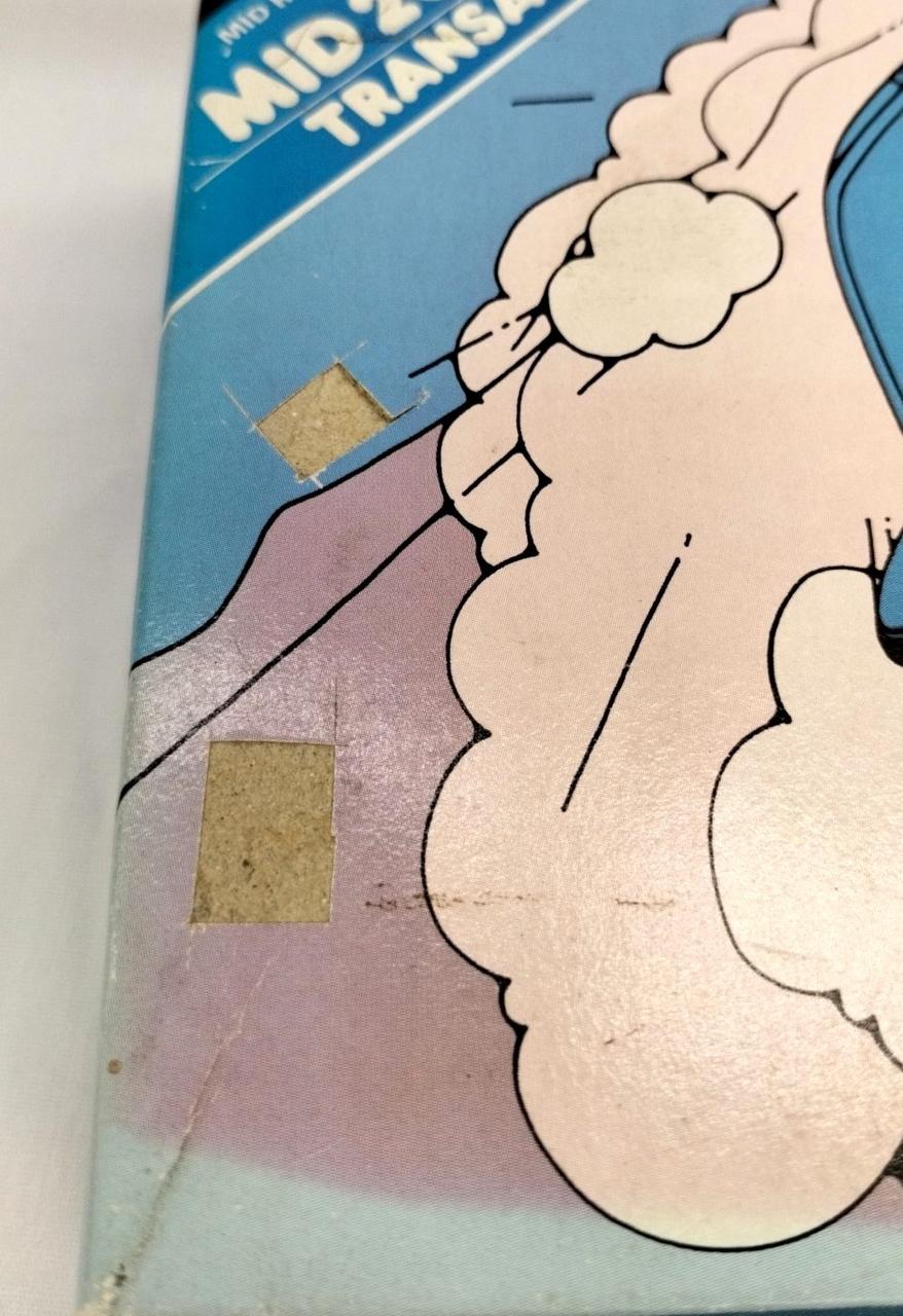 破れ、汚れ等あります。