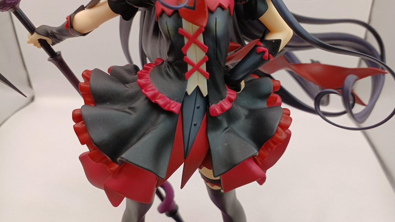 スカートに汚れが見られます