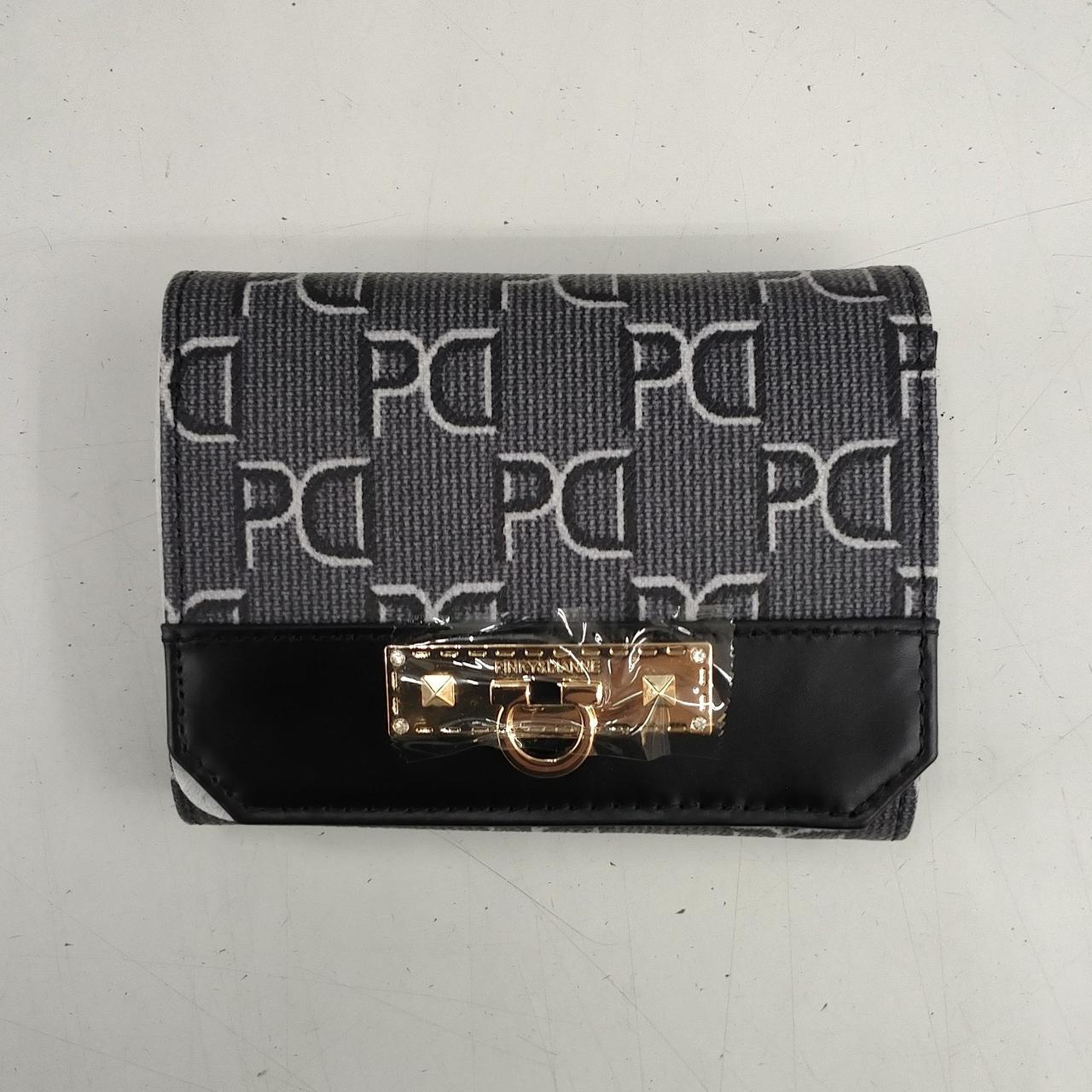 Pinky&dianne二つ折り財布ブラック? Pinky&Dianne(ピンキーアンド