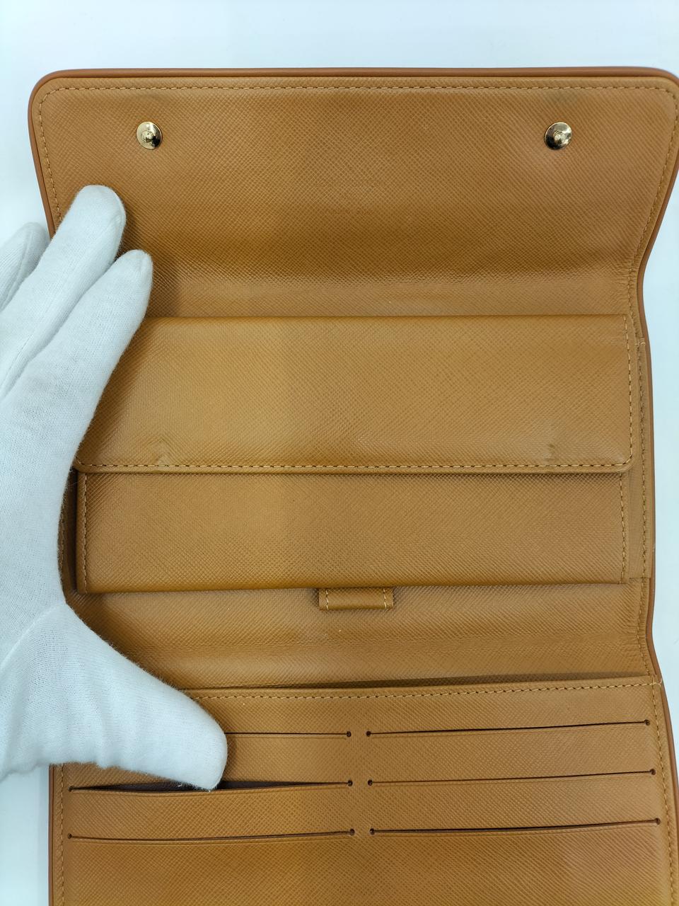 ボタンポケット表面、ボタン痕あります。