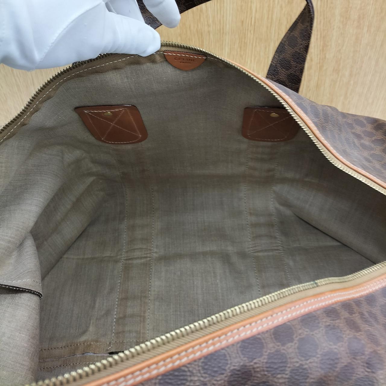 底側変色あります。