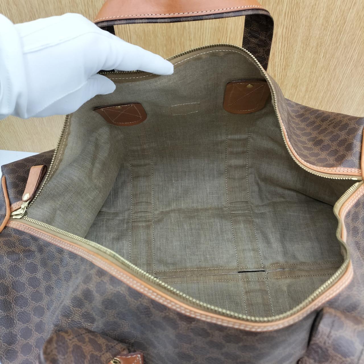 底側変色あります。