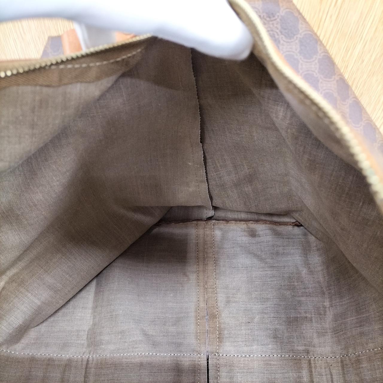 底側変色・汚れあります。