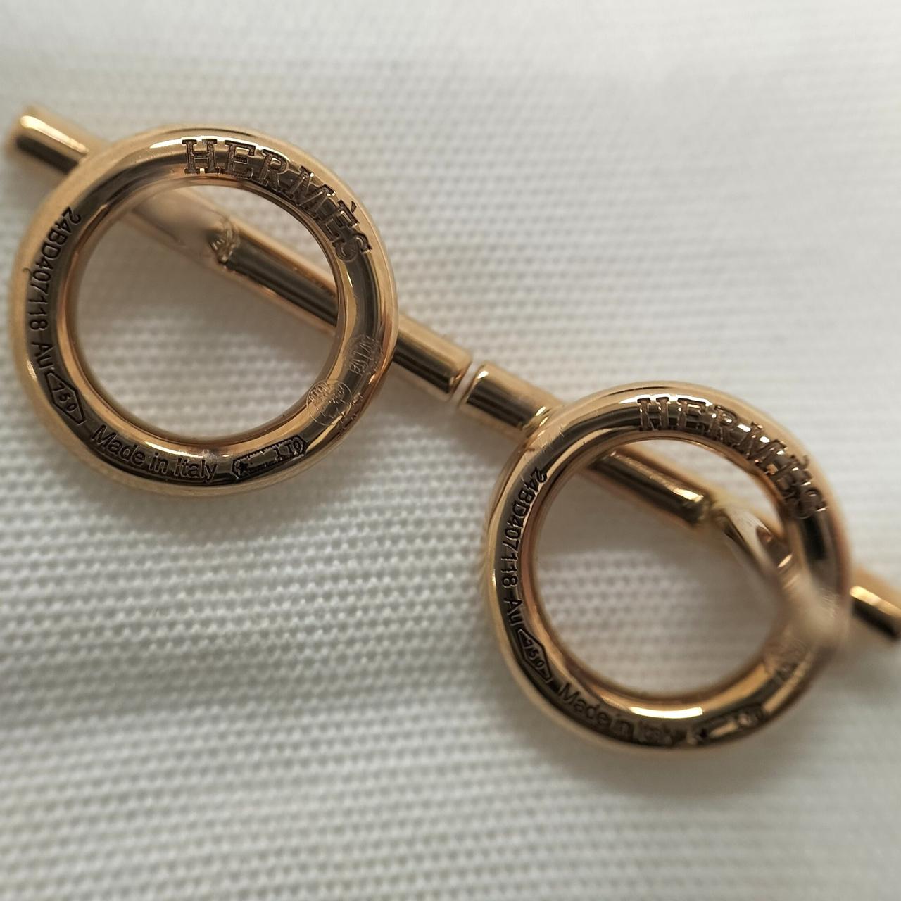 ピアス裏　刻印