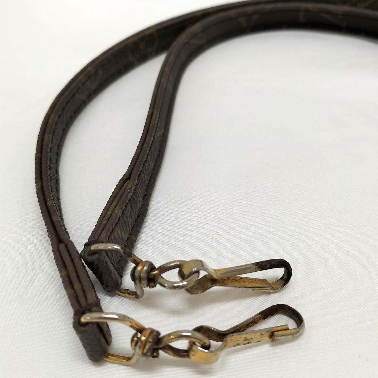 ショルダー金具部分　サビメッキ剥がれ有り