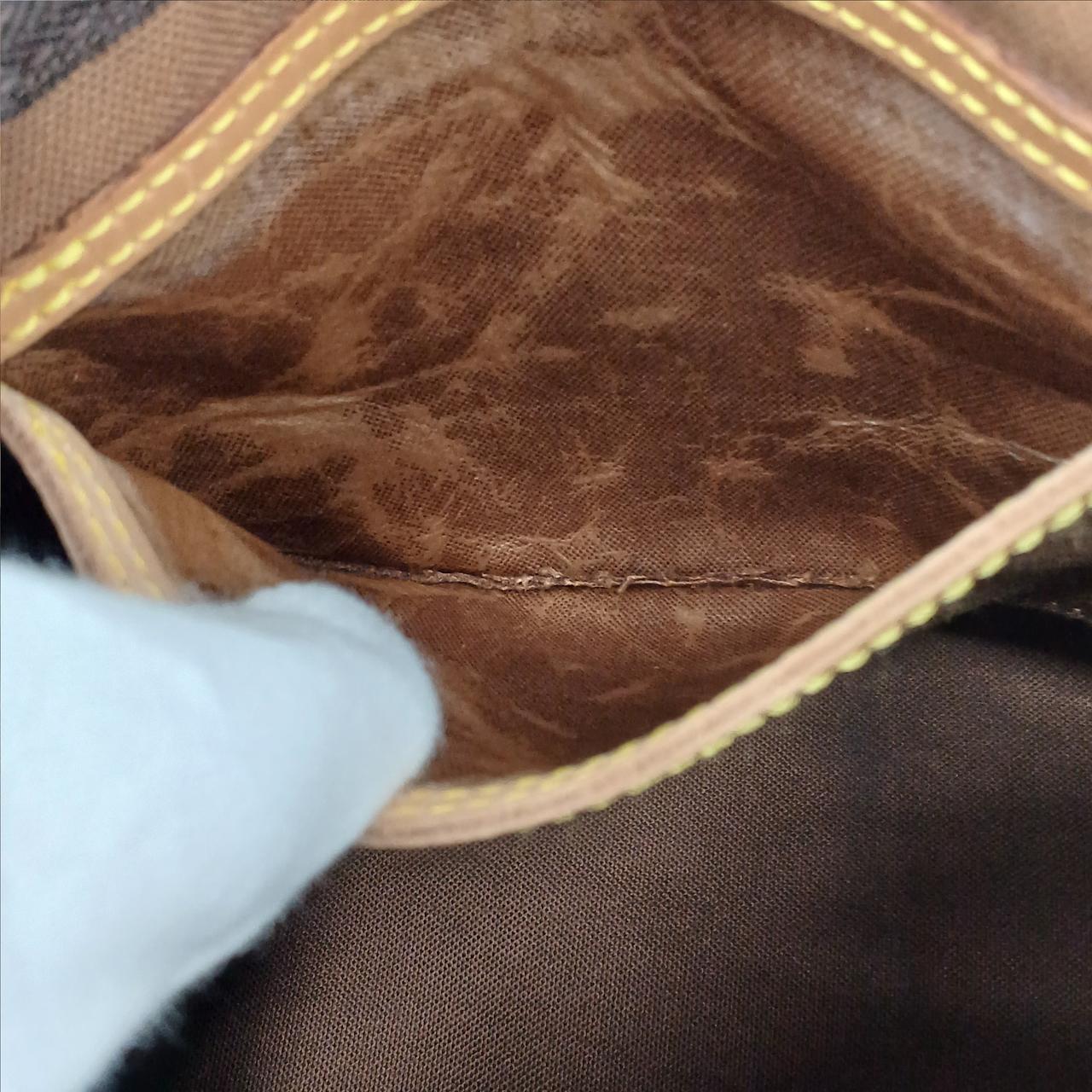ポケット内部劣化有り