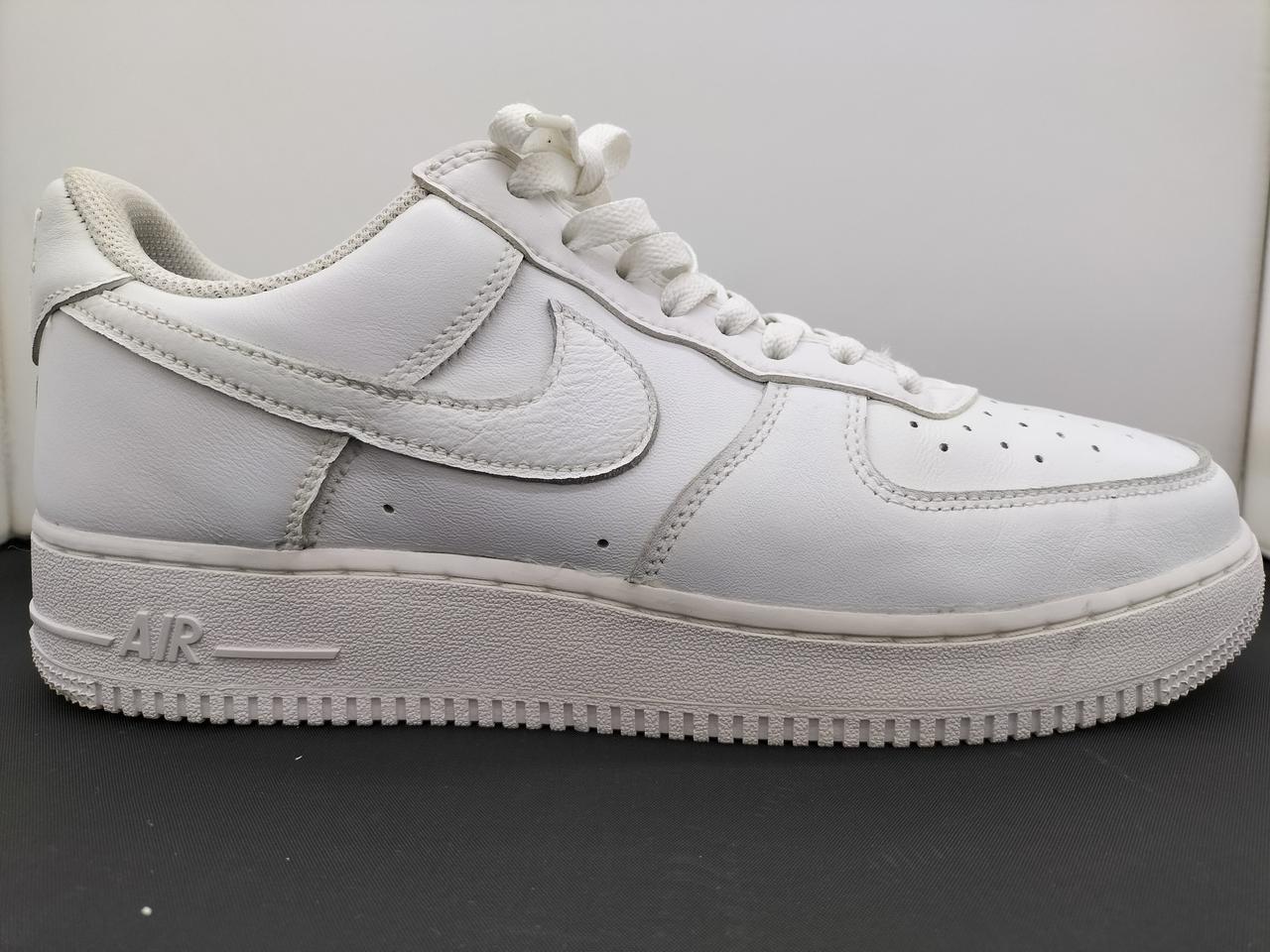 右足外側。(少々汚れあり)