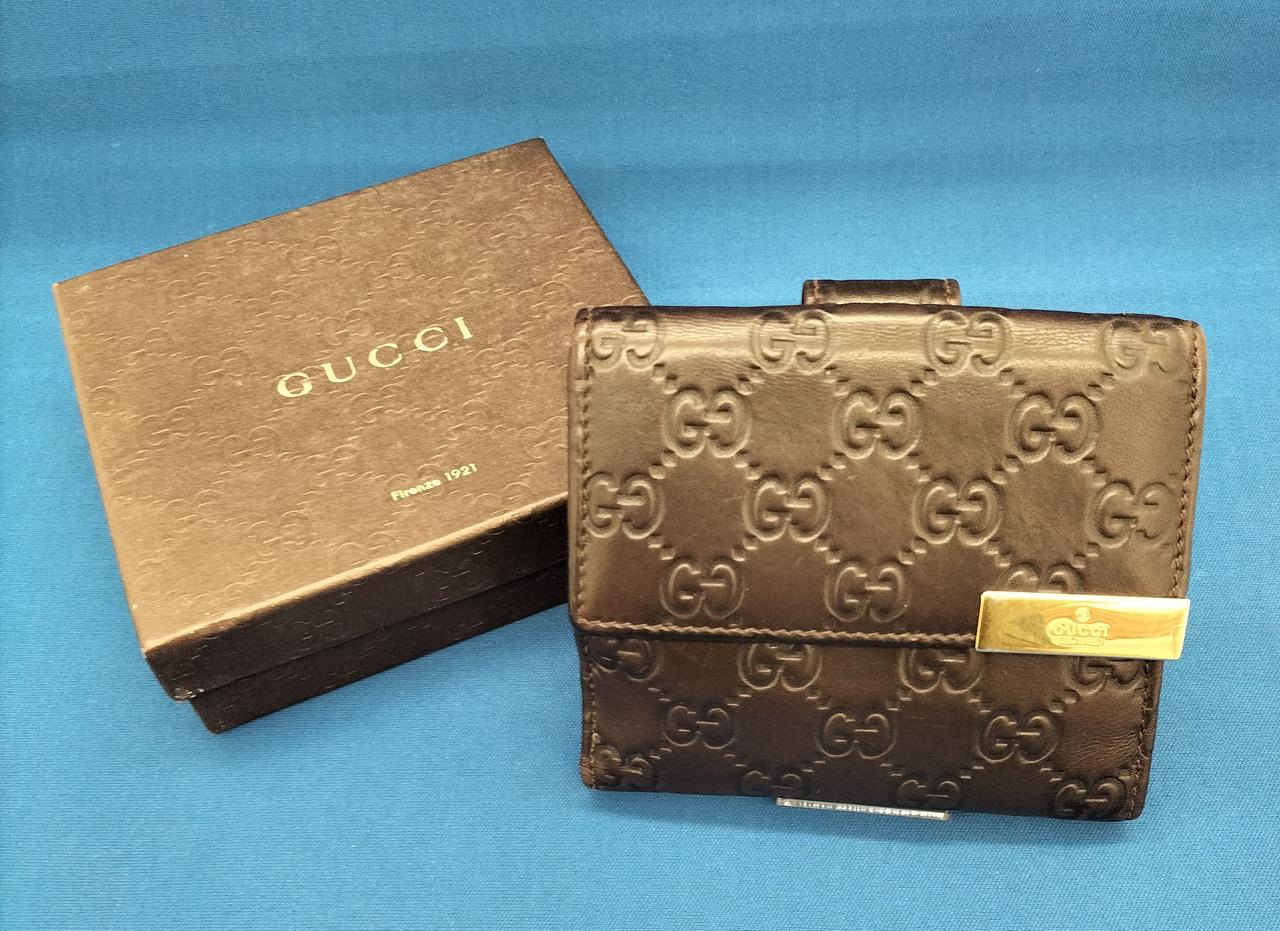 GUCCI 型番：496085 折りたたみ財布