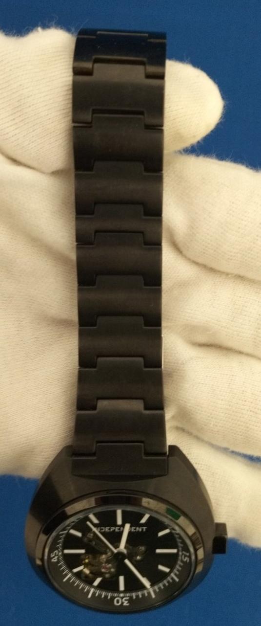 ベルト長めで調整可能です✨