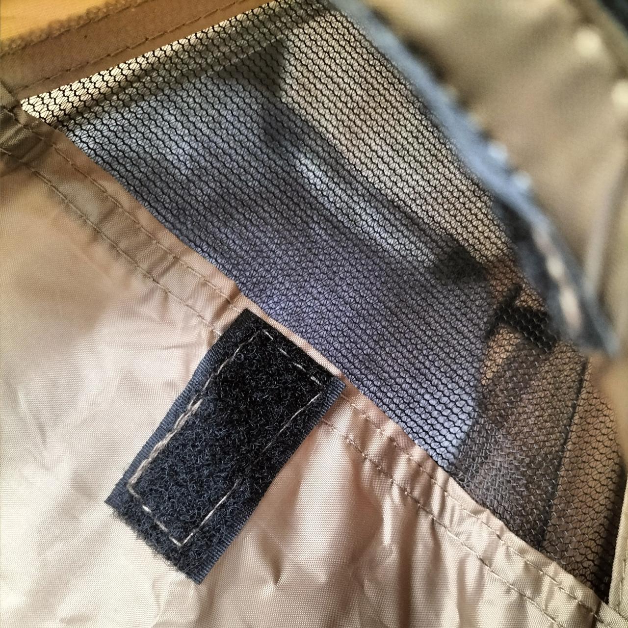 ちょっとした窓もついています。