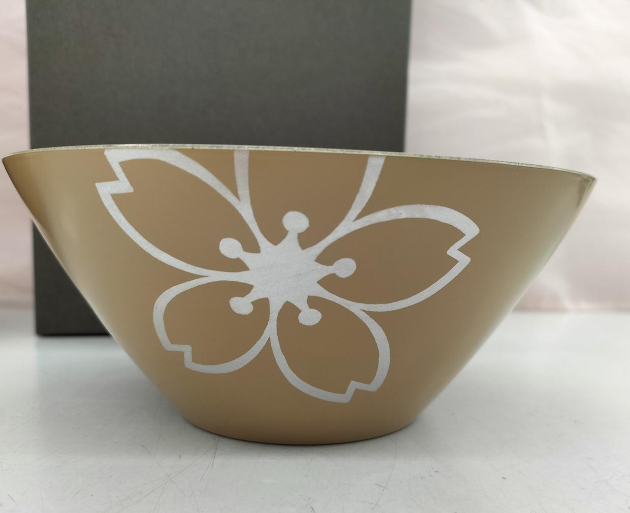 同じサイズで2色あります。