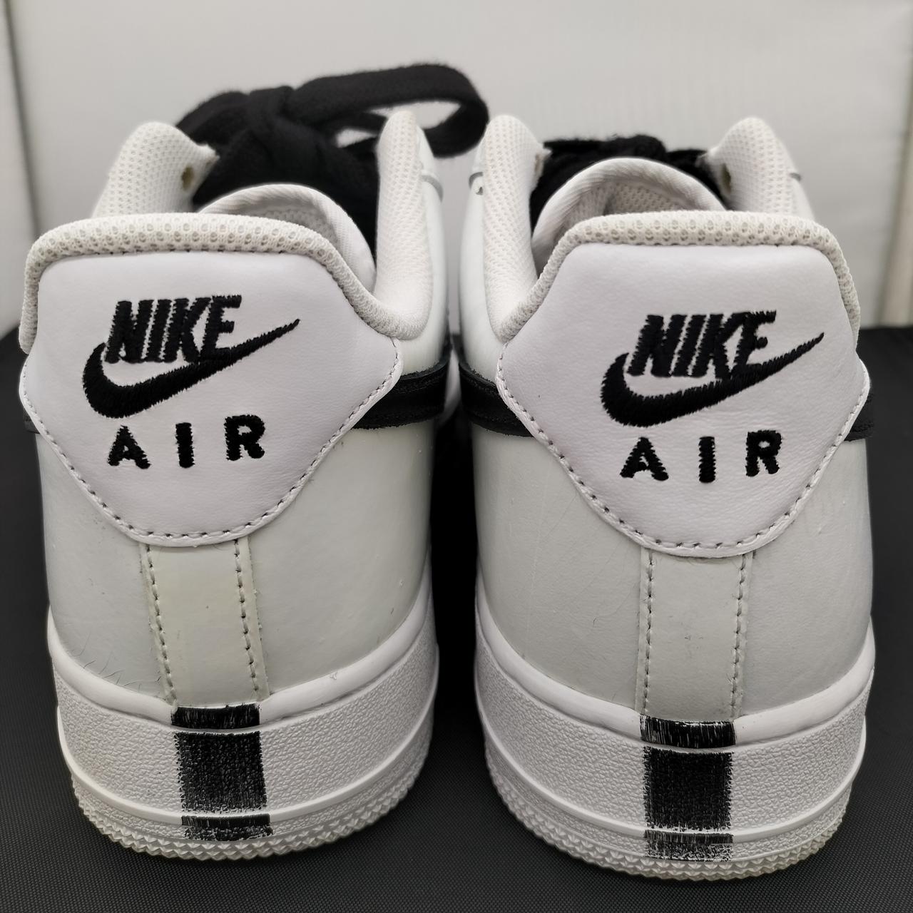 かかと外側です