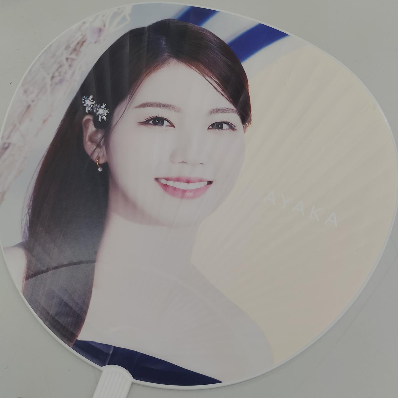 うちわの方も付属いたします。