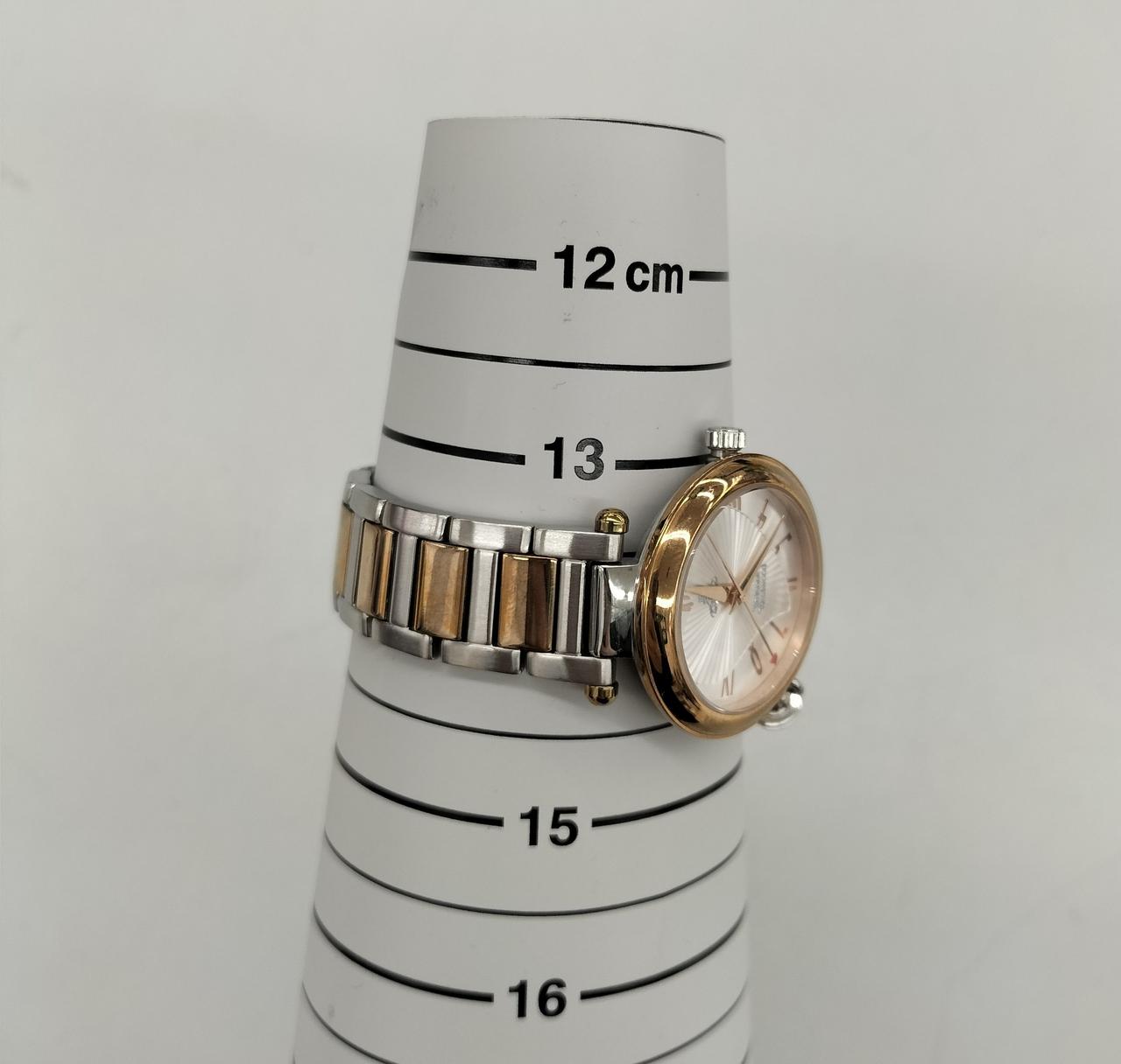 腕周りは13.5cmです