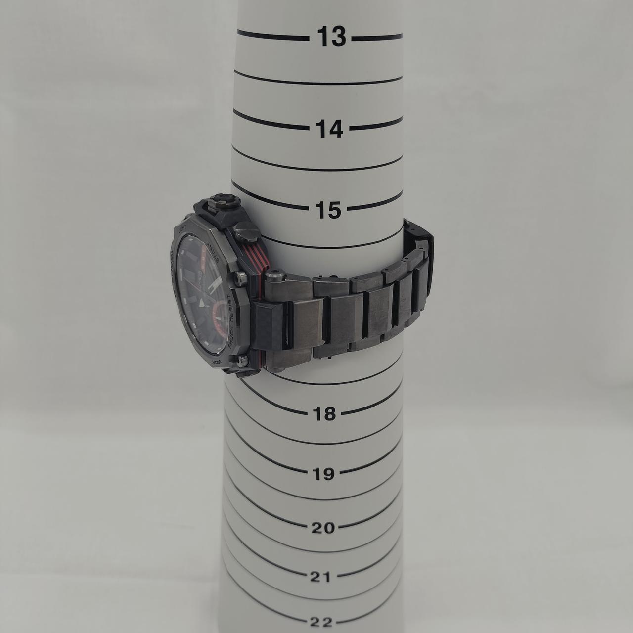 腕周りは16~17cmの間くらいです