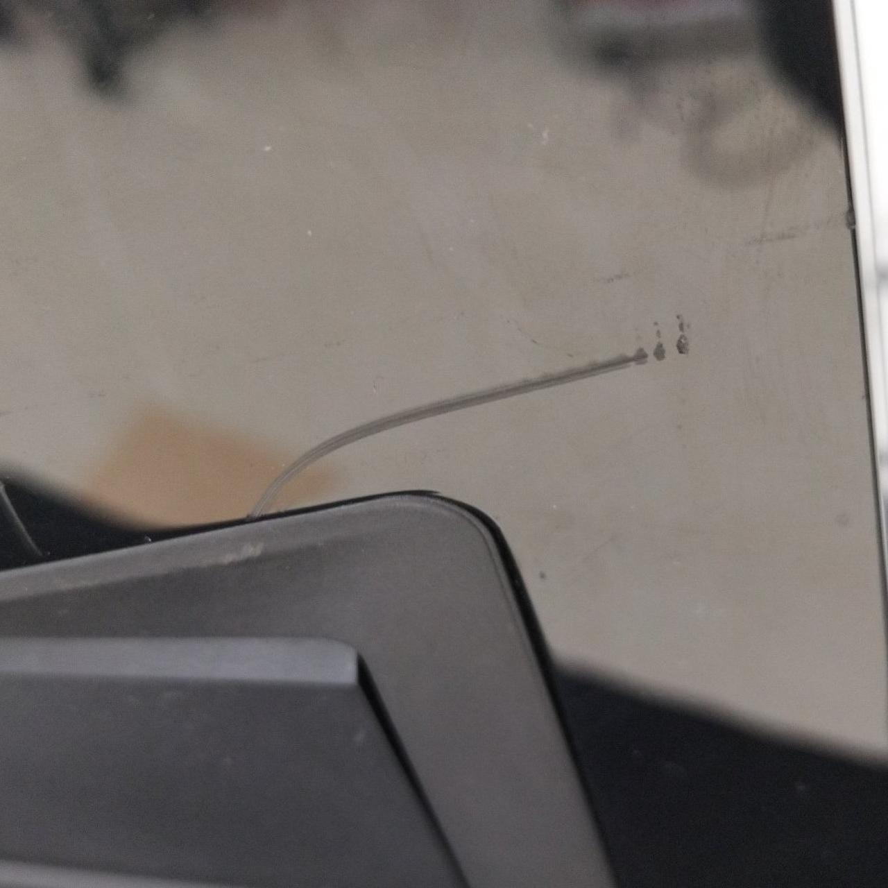 キズあります。