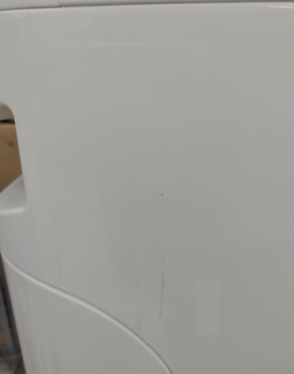 シール跡あり(裏側左中央)