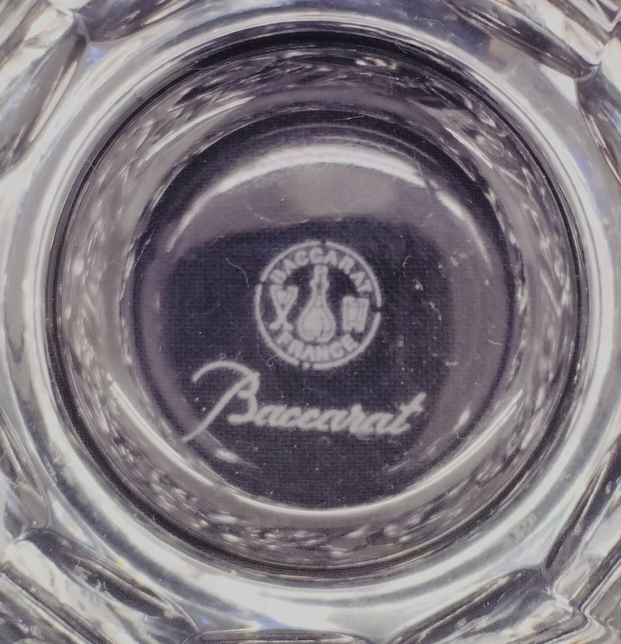 「Baccarat」の文字入ってます。